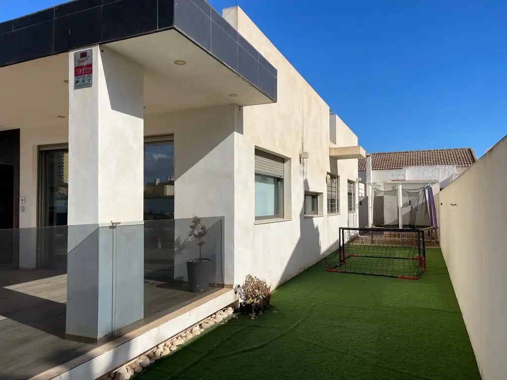 Houses for sale in Islas Menores - Mar de Cristal