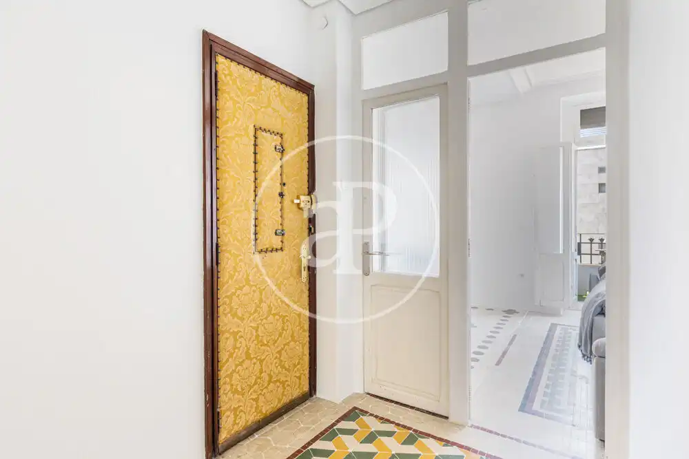 Flat for rent in Valencia  with Air Conditioner, Heating and Furnished