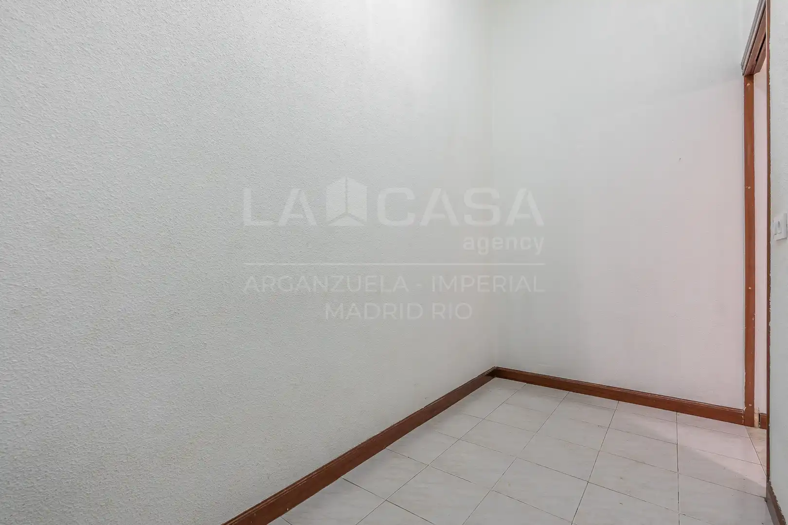 Flat for sale in Imperial