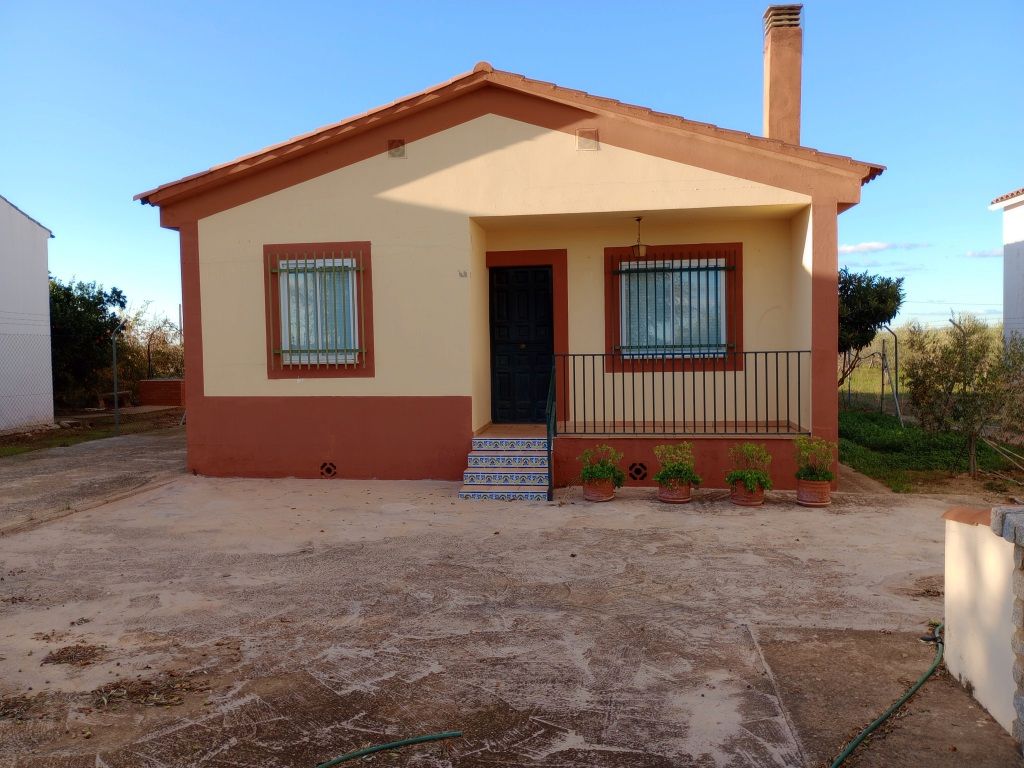 Vista exterior de Casa o xalet en venda en Mengabril amb Aire condicionat, Traster i Moblat