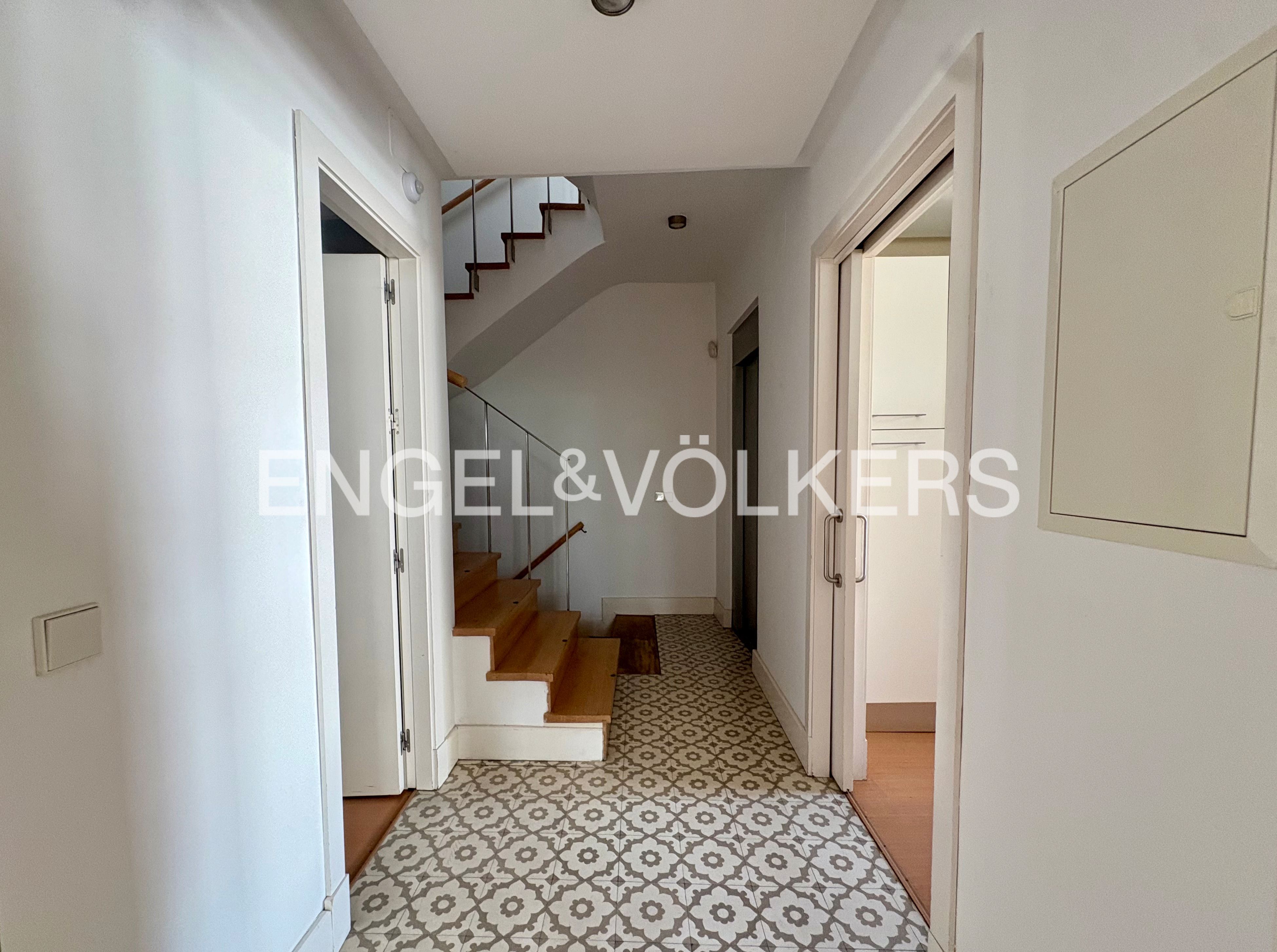 House or chalet for sale in  Sevilla Capital  with Heating and Balcony