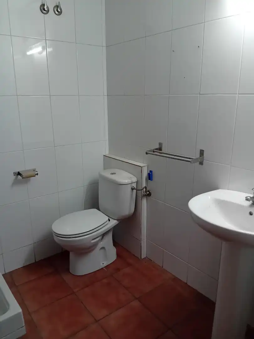 Bany de Local de lloguer en Mataró amb Aire condicionat