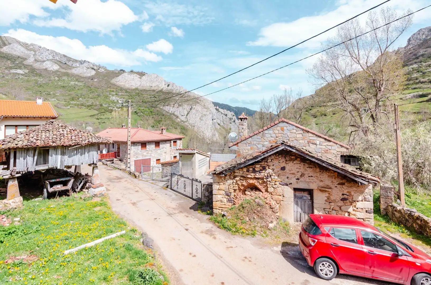 Vista exterior de Casa o chalet en venta en Somiedo con Jardín privado, Trastero y Amueblado