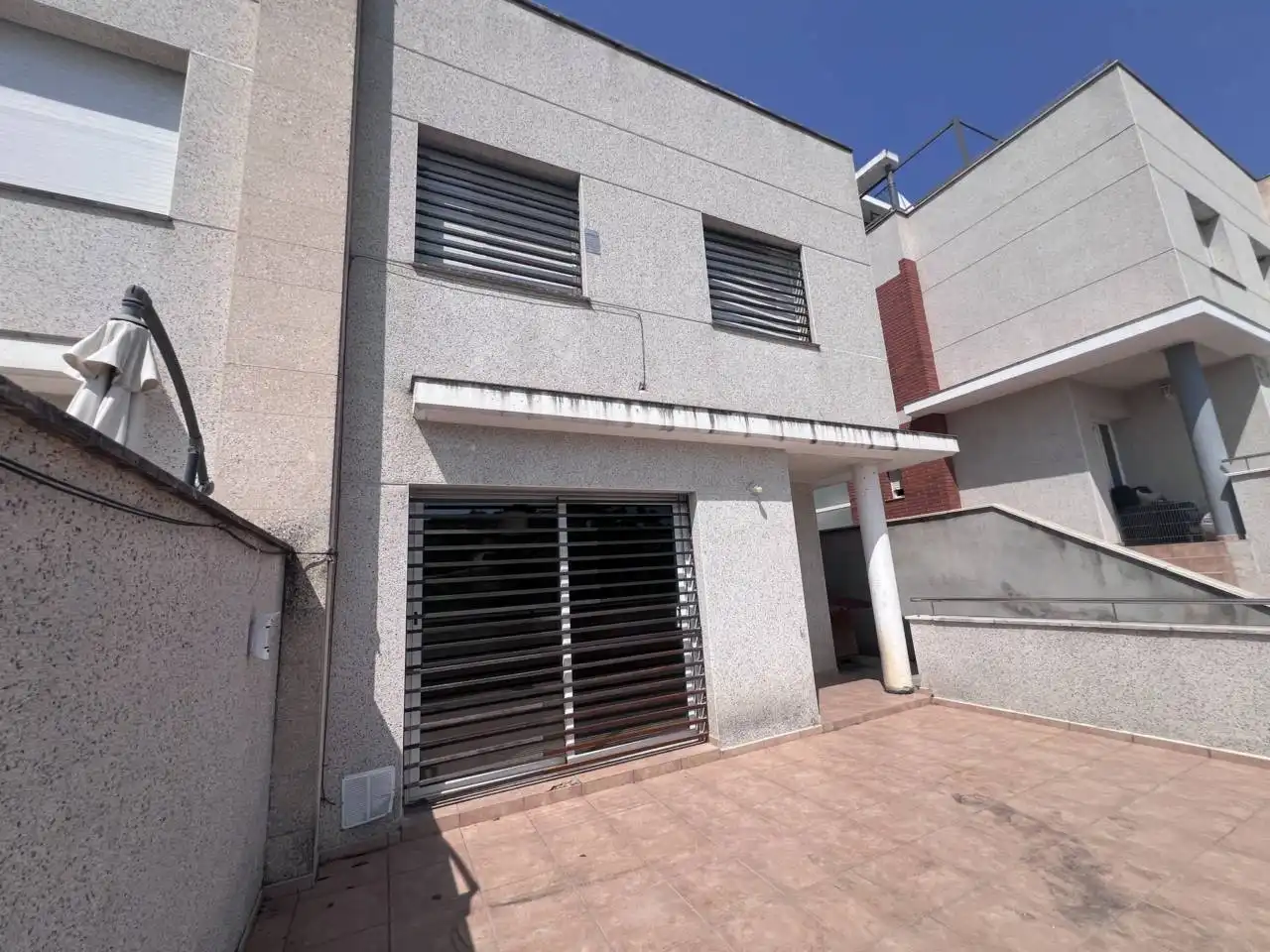 Vista exterior de Casa adosada en venda en Sentmenat amb Terrassa i Balcó