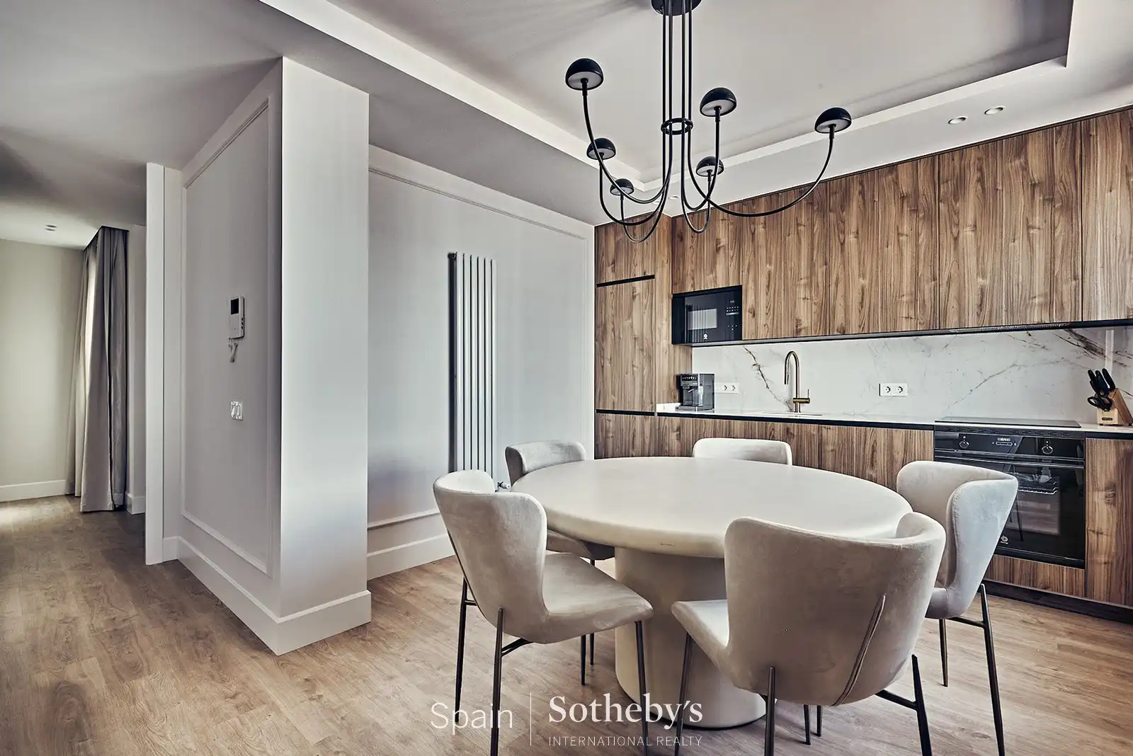 Menjador de Apartament en venda en Madrid amb Aire condicionat