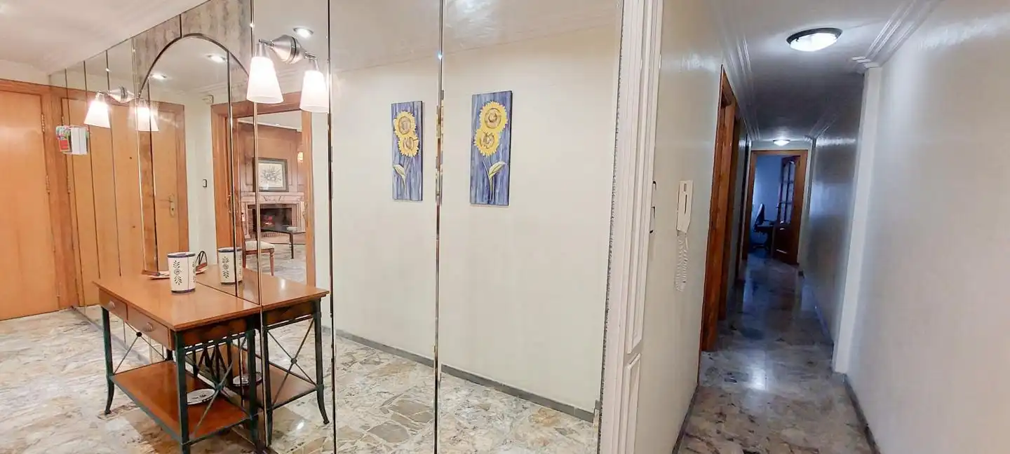 Piso de alquiler en Elche / Elx con Amueblado y Balcón