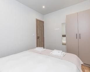 Bedroom of Flat to rent in  Valencia Capital  with Air Conditioner, Furnished and TV