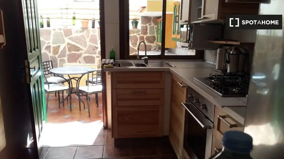 Room in Alcalá