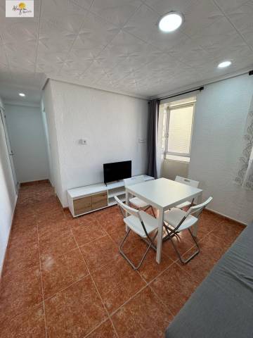 Apartamento en Alquiler en Calle JUMELLA en Tres Forques