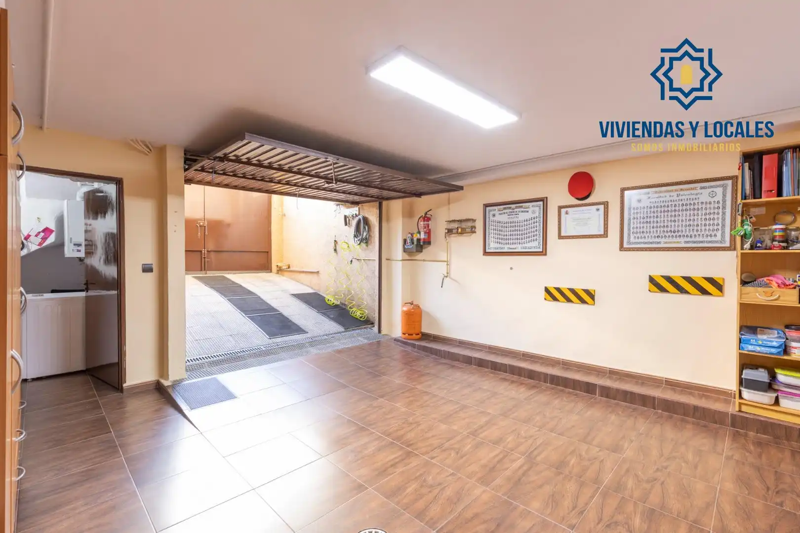 Casa adosada en venda en Armilla amb Calefacció