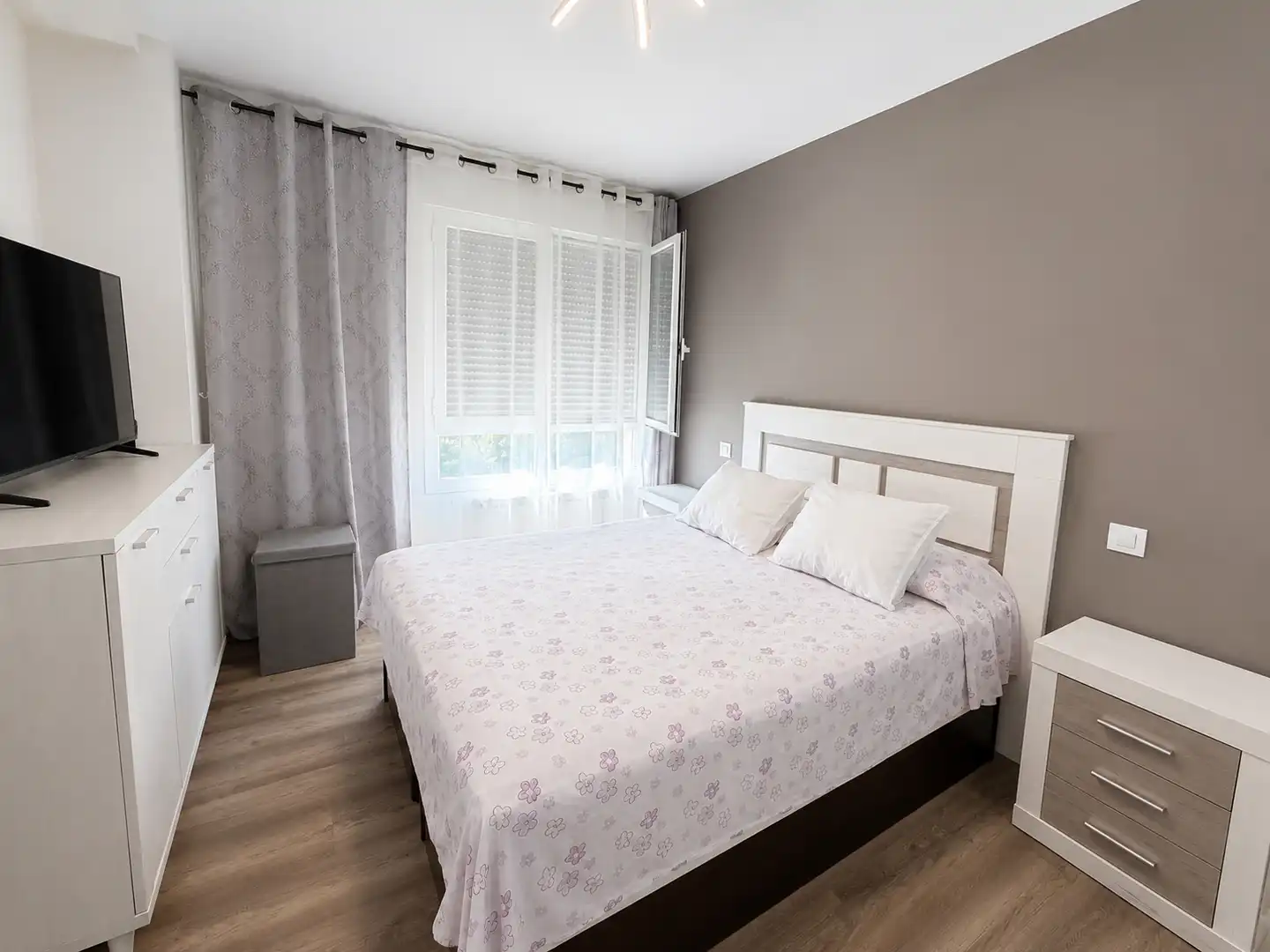 Schlafzimmer von Wohnung zur Miete in Azuqueca de Henares mit Klimaanlage, Heizung und Ofen