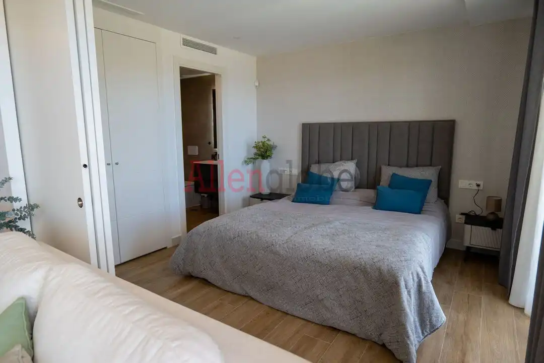 Habitación de Ático en venta en Estepona con Aire acondicionado, Calefacción y Jardín privado