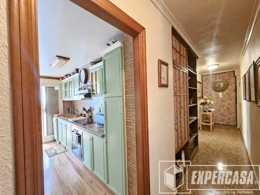 Cocina de Apartamento en venta en Silla con Aire acondicionado