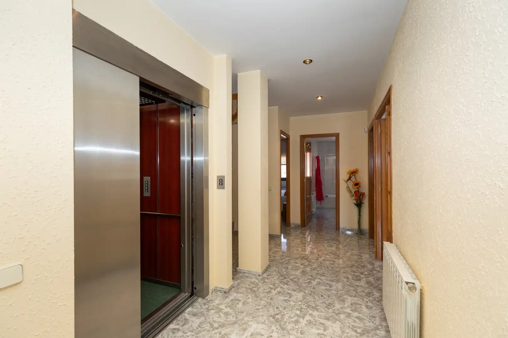 Adossat amb terrassa en venda a Carrer Ferreret, imagen 48