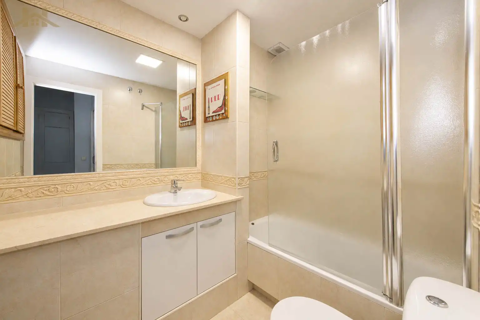 Baño de Planta baja en venta en San Sebastián de los Reyes con Aire acondicionado
