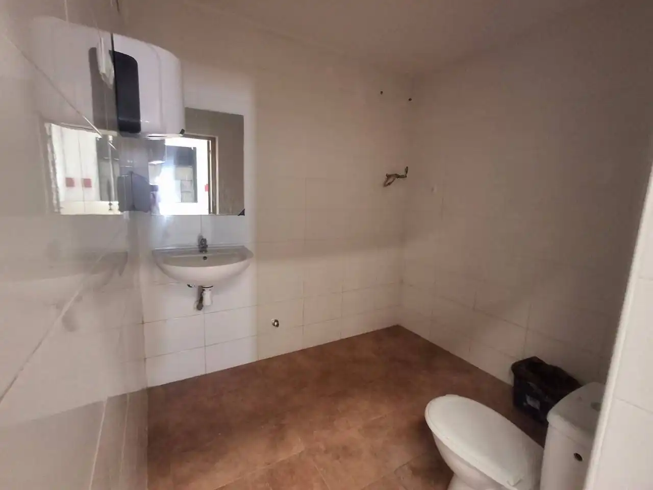 Badezimmer von Fabrikhallen zur Miete in Paiporta