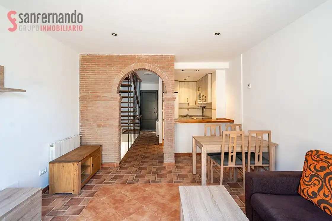 Sala de estar de Casa adosada en venta en Miengo con Calefacción, Jardín privado y Terraza