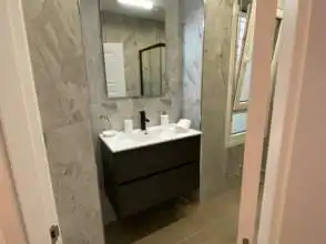 Baño de Piso de alquiler en Gijón  con Calefacción, Parquet y Amueblado