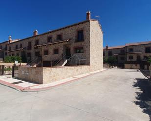 Exterior view of Single-family semi-detached to rent in Burgohondo  with Balcony