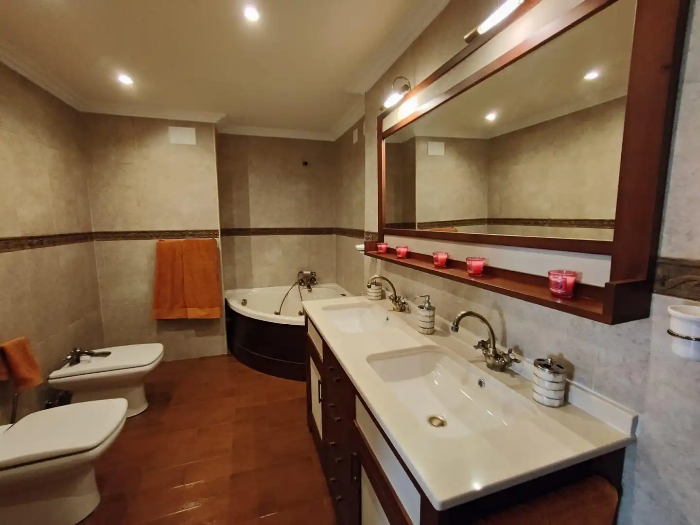 Bany de Apartament en venda en Oria amb Aire condicionat, Jardí privat i Terrassa