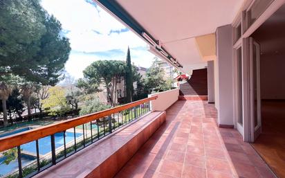 Exterior view of Flat for sale in  Barcelona Capital  with Terrace