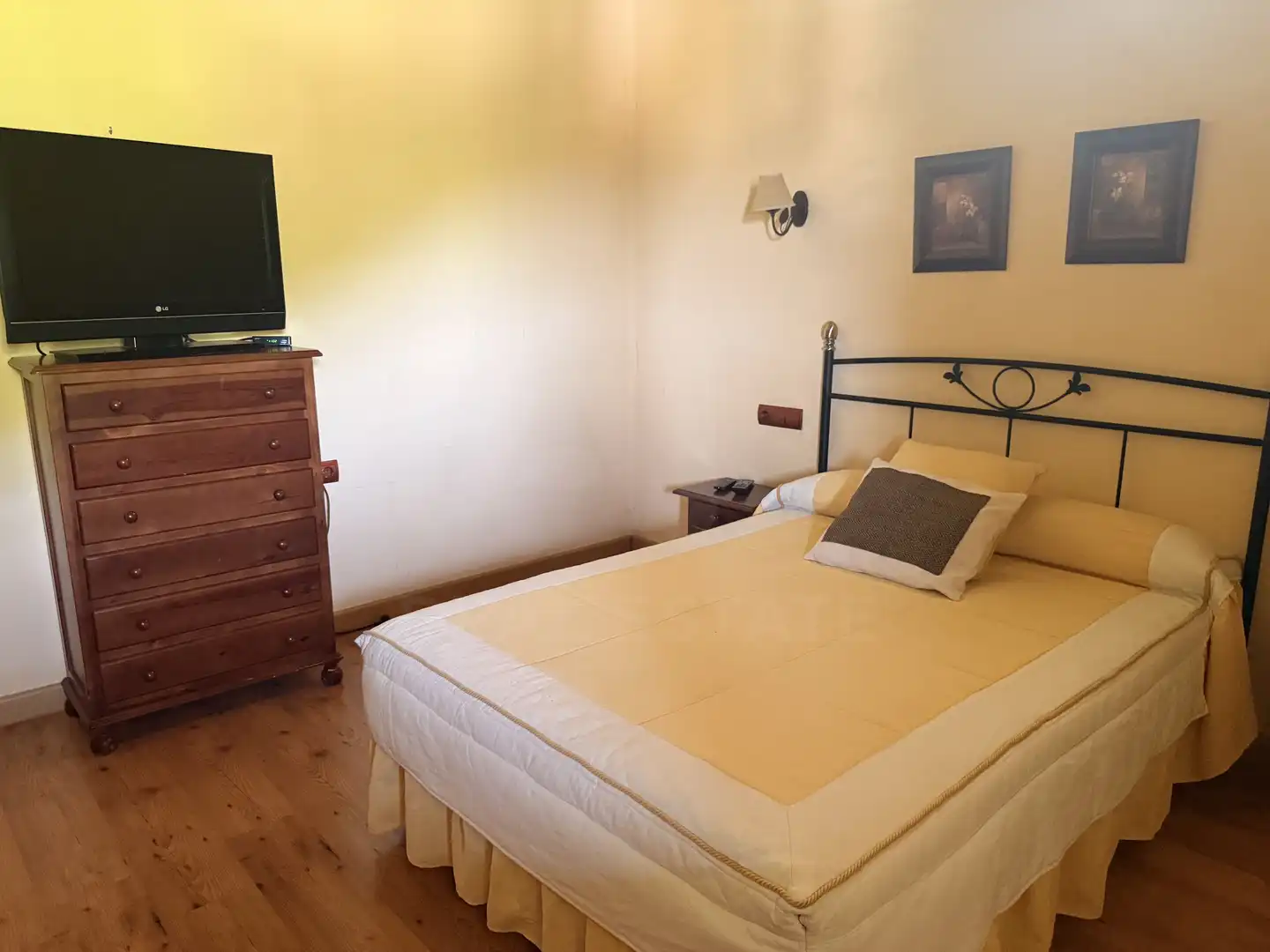 Bedroom of Country homes for sale in Benatae  with Air Conditioner, Heating and Terrace