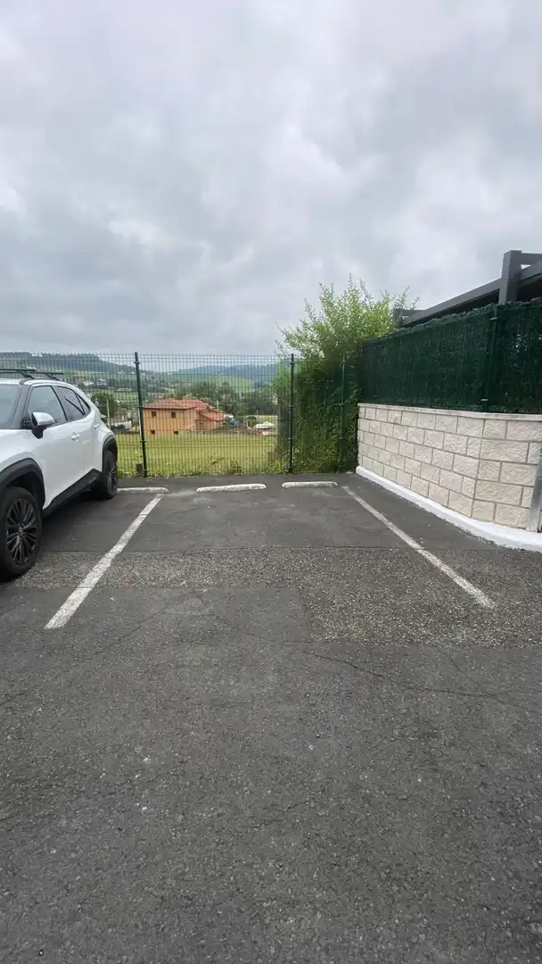 Aparcament de Casa adosada en venda en Meruelo amb Moblat