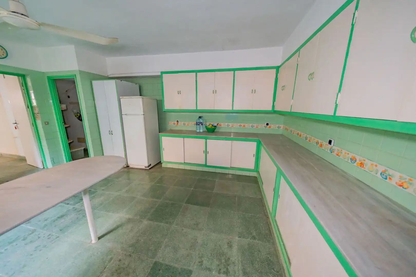 Cuina de Casa o xalet en venda en Santa Cruz de Tenerife amb Jardí privat, Terrassa i Piscina