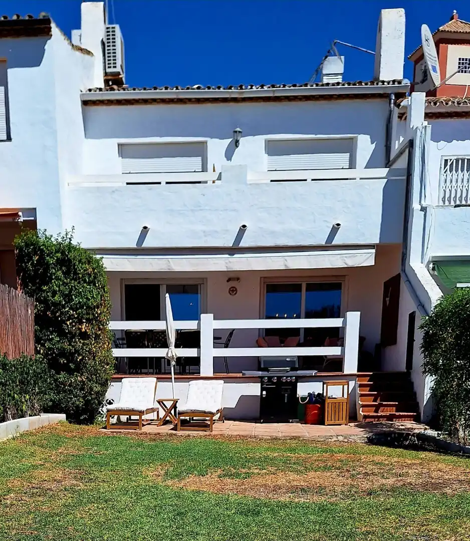 Jardín de Casa adosada en venta en Manilva con Aire acondicionado, Terraza y TV