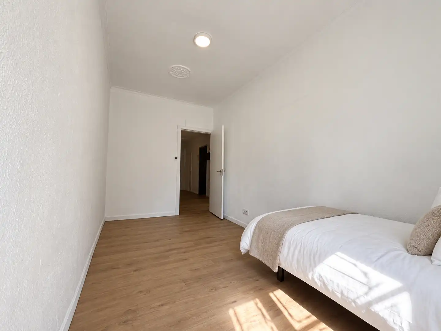 Flat with terrace for sale in Carrer Nou de la Rambla, imagen 16
