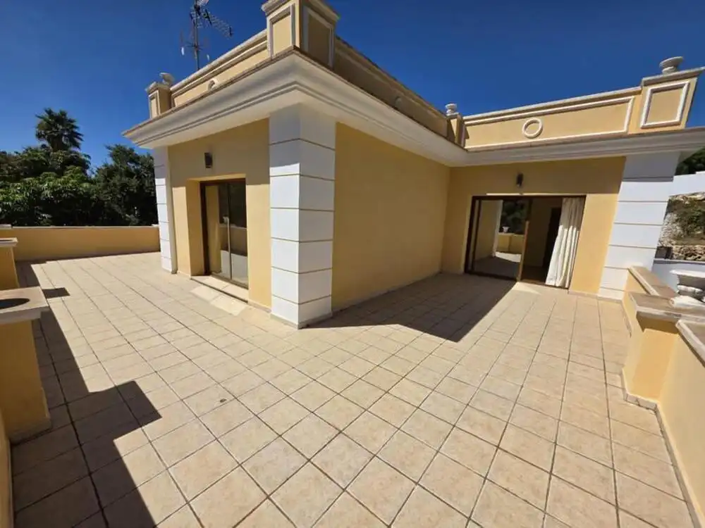 Terrassa de Casa o xalet en venda en Marbella amb Aire condicionat, Jardí privat i Terrassa