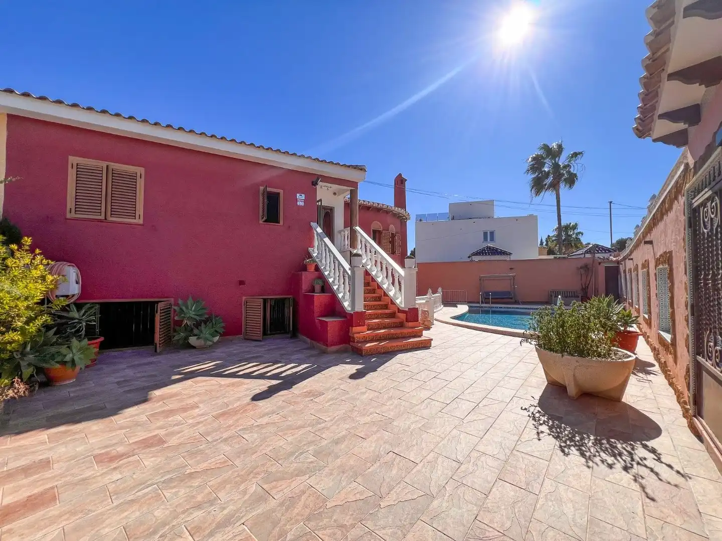 Vista exterior de Casa adosada en venta en Torrevieja con Calefacción, Jardín privado y Terraza