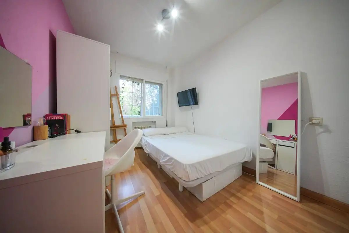 Habitación de Planta baja en venta en Móstoles con Calefacción, Jardín privado y Terraza