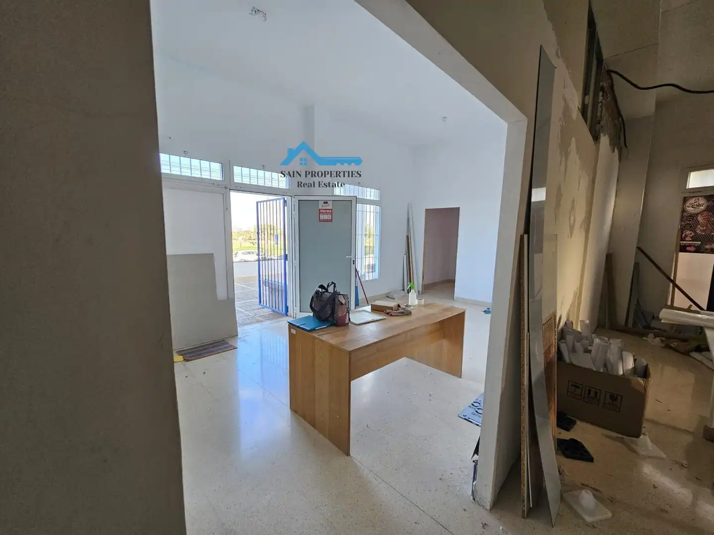 Local en venta en La Nucia con Terraza