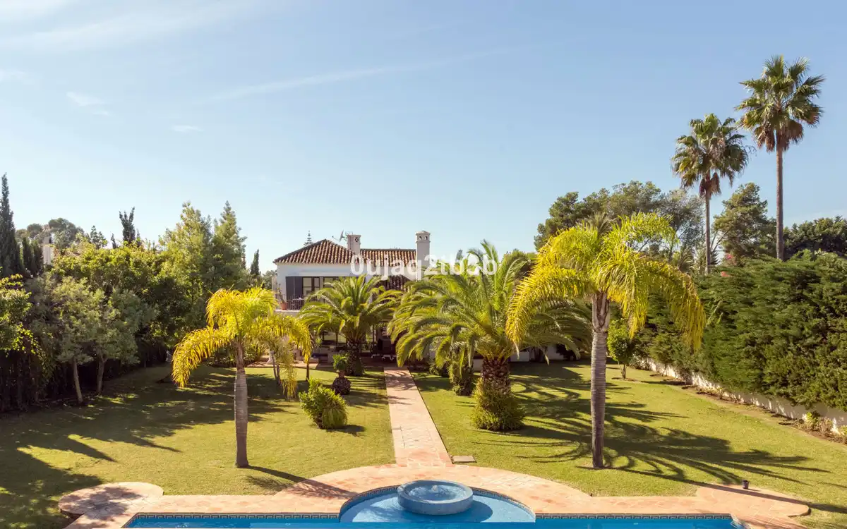 Casa amb piscina en venda a San Pedro de Alcántara, imagen 3