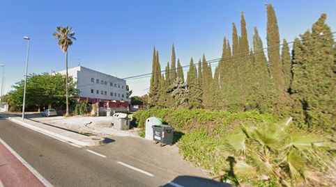Edificio con restaurante ideal para apartamentos