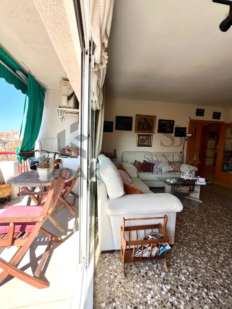 Sala d'estar de Pis en venda en Vilanova i la Geltrú amb Aire condicionat, Calefacció i Terrassa