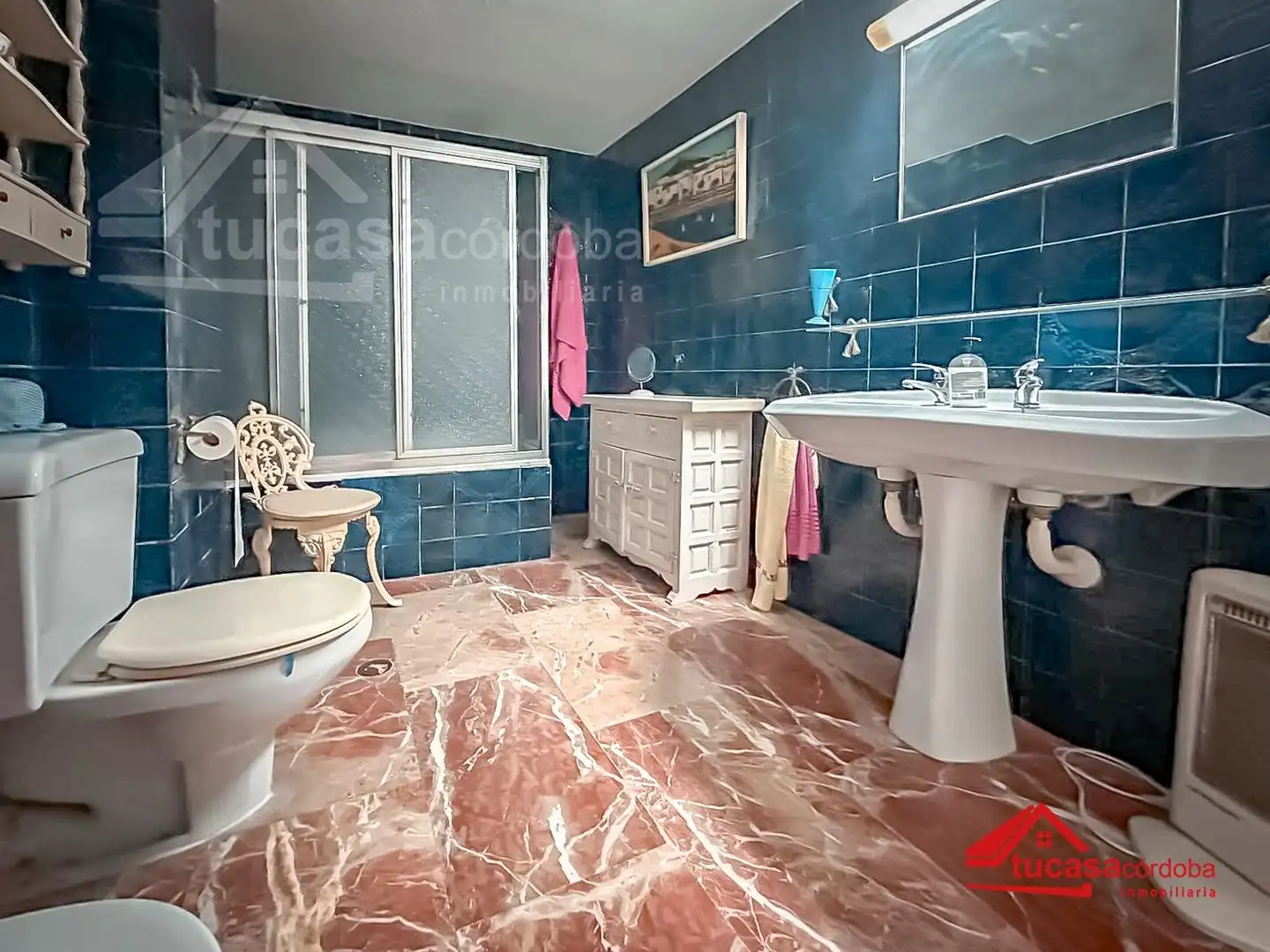 Bathroom of Flat for sale in Córdoba  with Air Conditioner, Terrace and Storage room