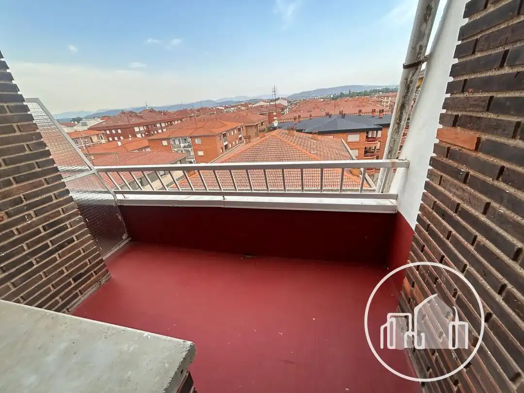 Terraza de Piso en venta en Medina de Pomar con Calefacción y Amueblado