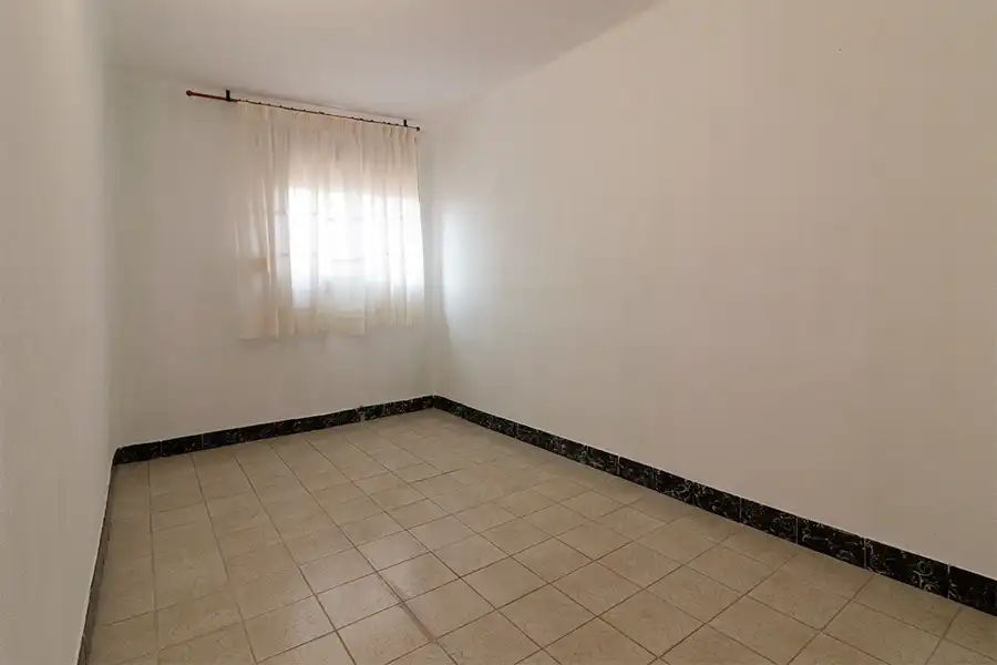 Habitación de Piso en venta en L'Hospitalet de Llobregat con Aire acondicionado, Terraza y Balcón