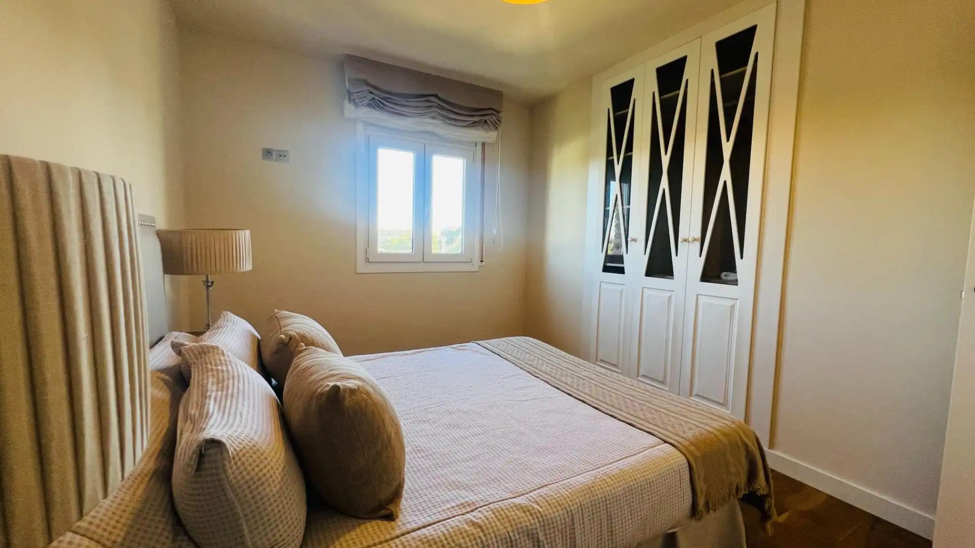 Bedroom of Houses for sale in Cambrils  with Air Conditioner, Private garden and Parquet flooring
