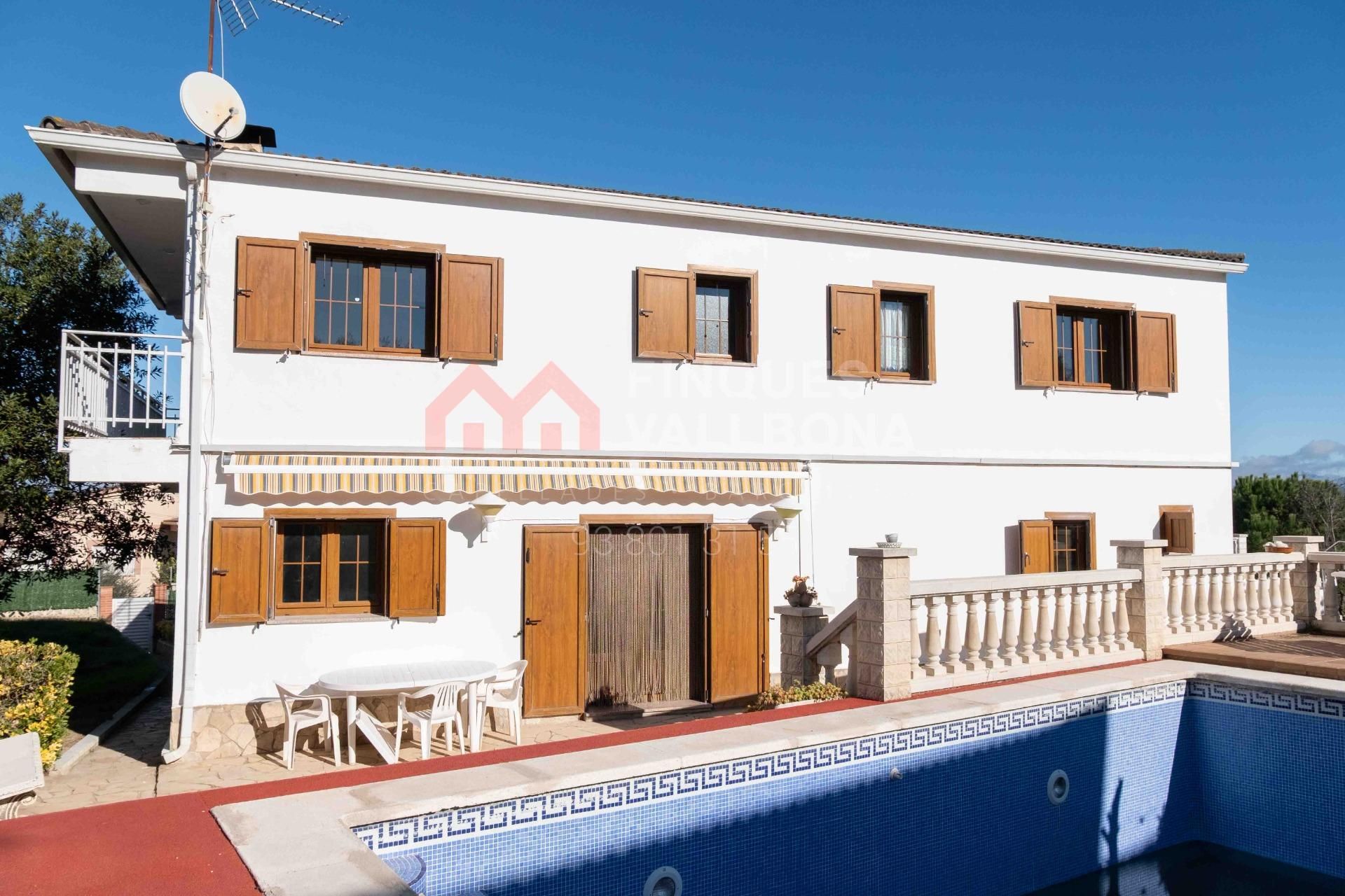 Vista exterior de Casa o chalet en venta en La Torre de Claramunt con Calefacción, Jardín privado y Terraza