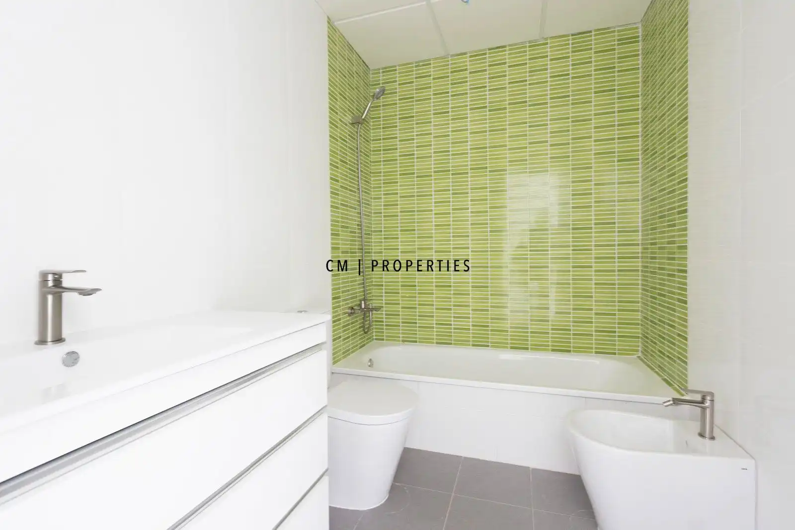 Baño de Casa adosada en venta en Chiva con Aire acondicionado, Calefacción y Jardín privado