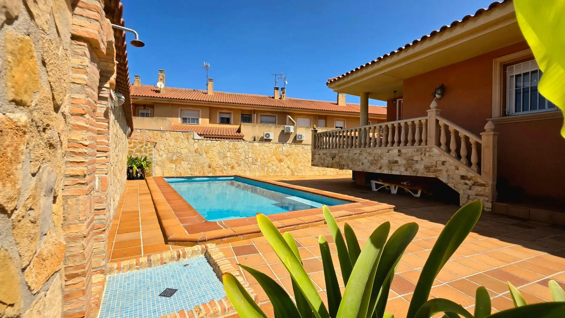 Piscina de Casa o xalet en venda en La Unión amb Aire condicionat, Jardí privat i Terrassa