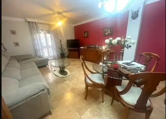 Sala d'estar de Pis en venda en Yecla amb Calefacció i Balcó