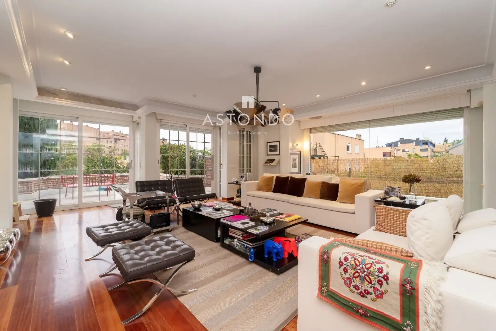 Living room of Houses for rent in Madrid  with Air Conditioner, Heating and Terrace