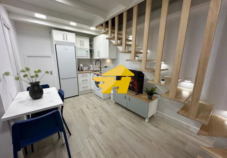 Cuina de Dúplex de lloguer en Málaga Capital amb Aire condicionat i Moblat