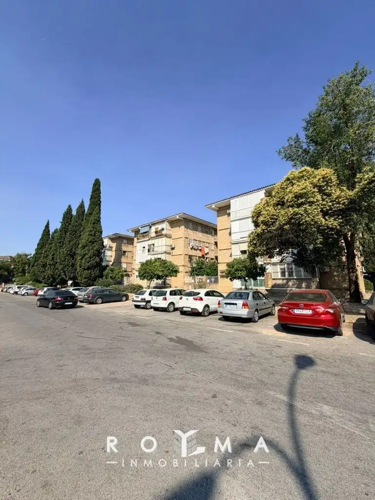 Vista exterior de Pis en venda en Mairena del Aljarafe amb Terrassa