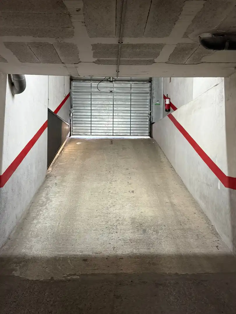Parking with lift for sale in Centre - Estació