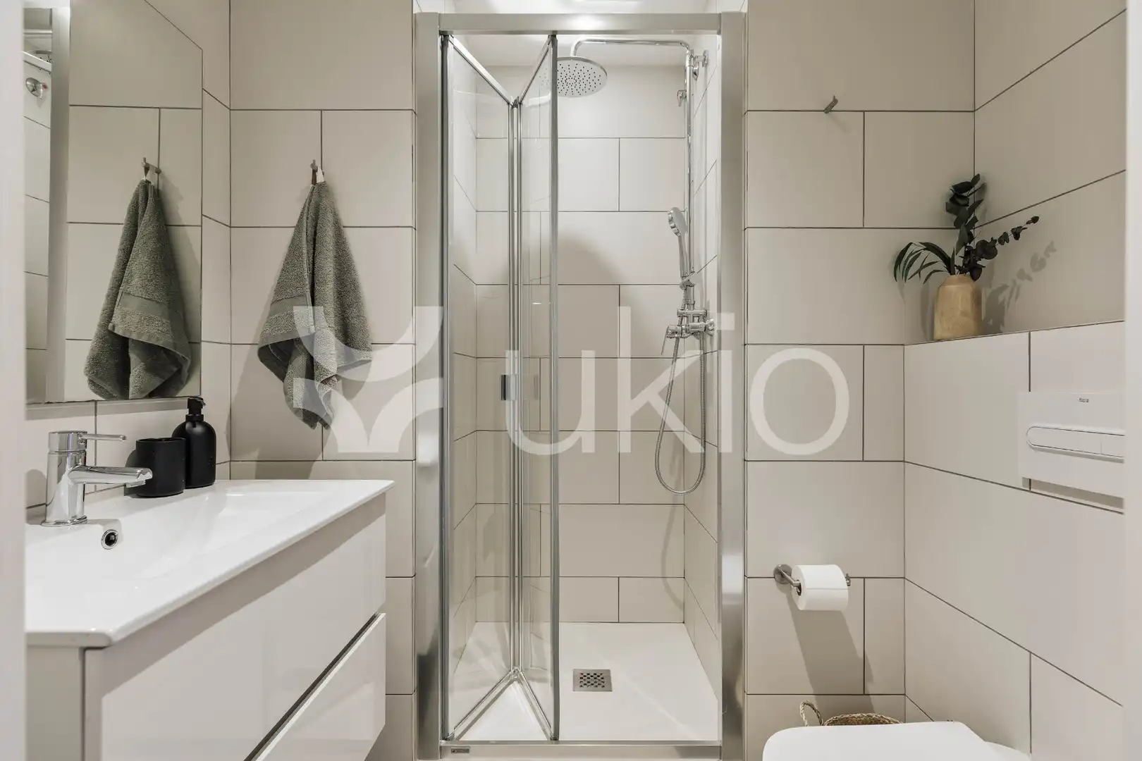 Dormitori de Apartament de lloguer en Barcelona amb Aire condicionat, Calefacció i Moblat